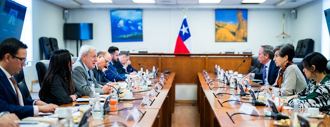 Canciller se reúne con integrantes de la Comisión Parlamentaria Mixta Chile-UE
