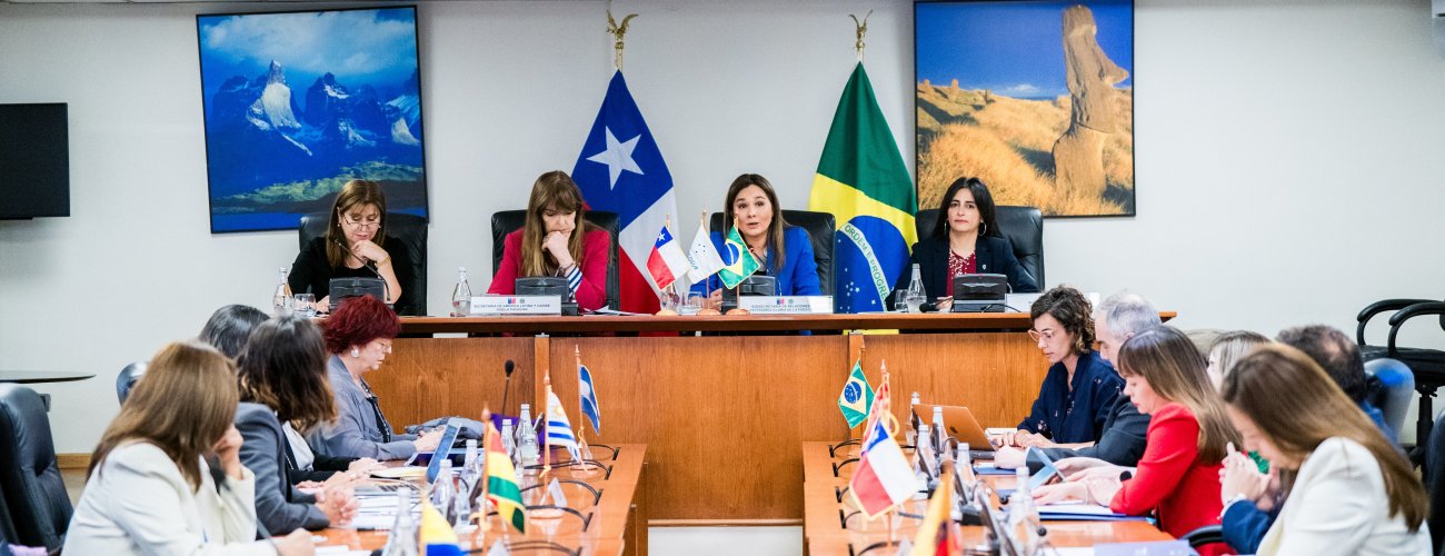 Cancillería y Mercosur organizan conversatorio sobre Política Exterior Feminista