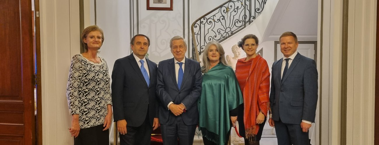 Canciller participa en conmemoración del Día Nacional de República Checa y destaca el buen momento de la relación bilateral