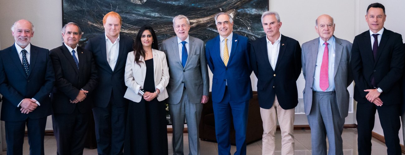 Autoridades de Cancillería se reúnen con miembros de la Comisión de Relaciones Exteriores del Senado