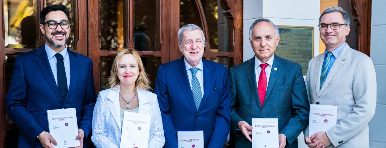 Canciller presenta libro sobre Derecho Internacional Público