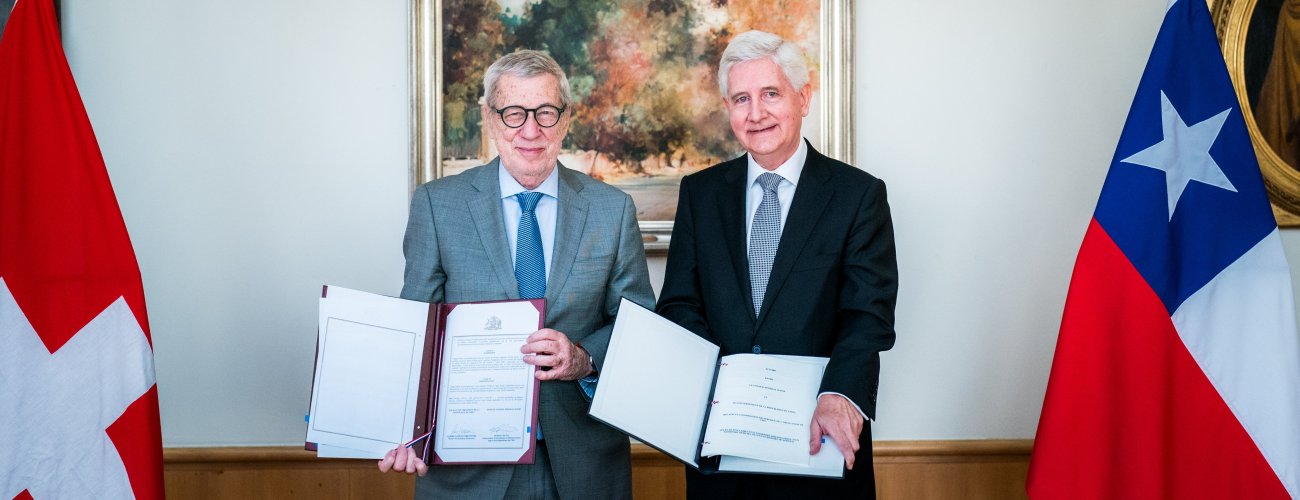 Chile y Suiza suscriben convenio de exención de visas para titulares de pasaportes diplomáticos, oficiales y de servicio