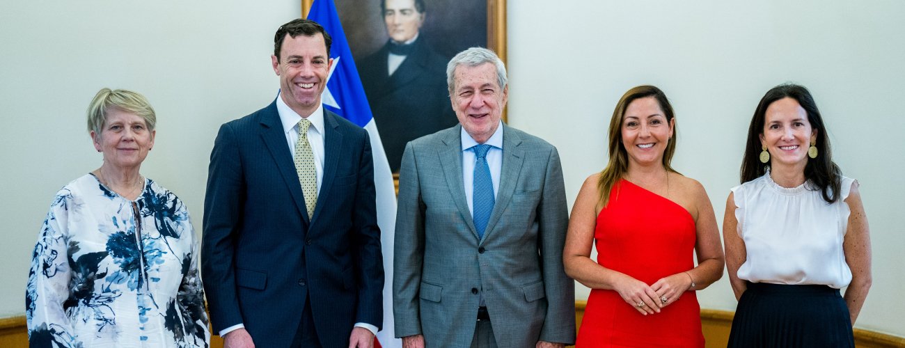 Canciller Alberto van Klaveren se reúne con representante de la Cámara de Comercio de Estados Unidos y con la nueva presidenta de AmCham Chile