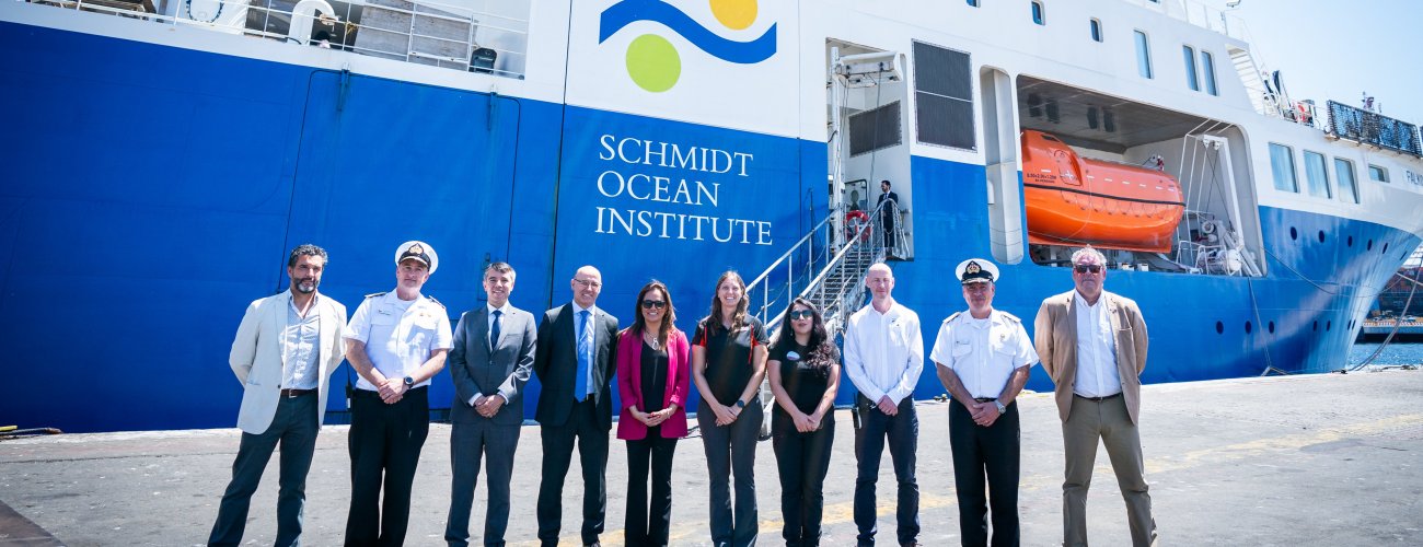 Subsecretaria despide buque que realizará expedición científica en cordilleras submarinas de Chile