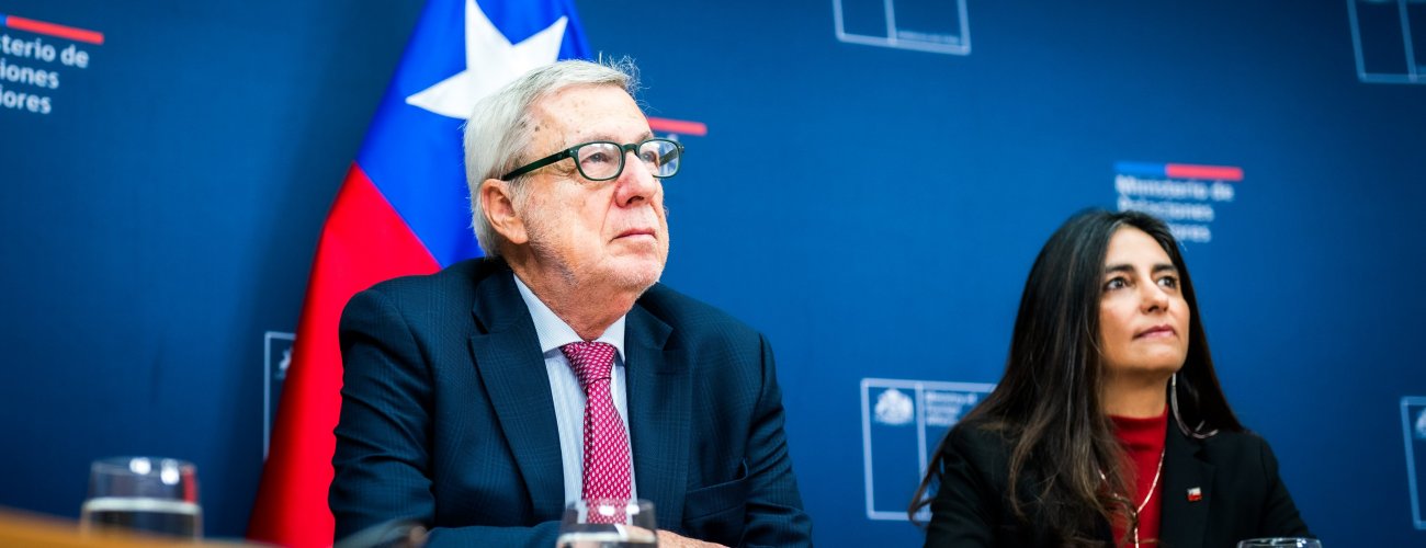 Canciller dialoga con el ministro de Comercio de China