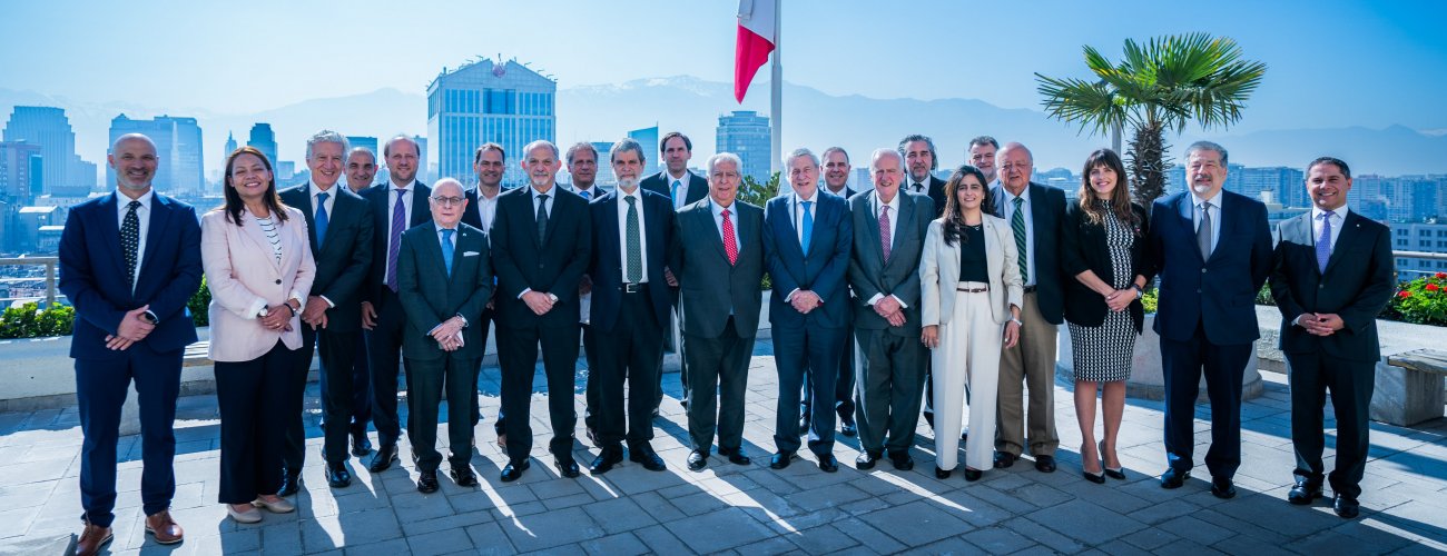 Canciller se reúne con empresarios argentinos en el marco de las conmemoraciones por los 40 años del Tratado de Paz y Amistad entre ambos países