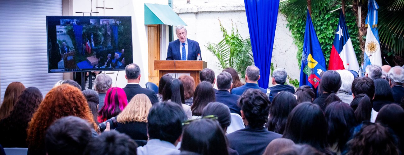 Canciller participa en seminario sobre los 40 años del Tratado de Paz y Amistad entre Chile y Argentina