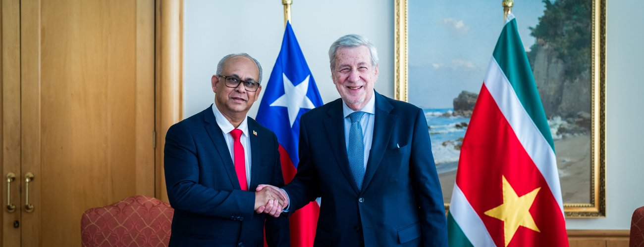 Ministro se reúne con su par de Surinam para fortalecer las relaciones bilaterales