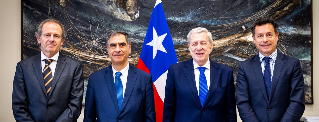 Cancillería lanza candidatura de Francisco Berguño a la Secretaría del Tratado Antártico