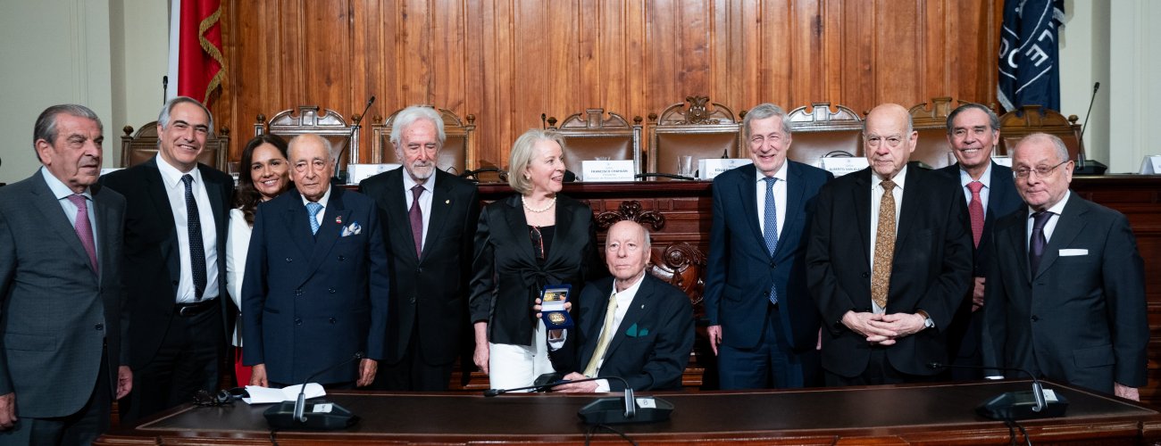 Ministro de Relaciones Exteriores participa en homenaje al embajador Eduardo Rodríguez Guarachi