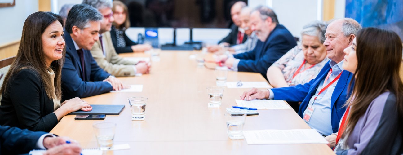Subsecretaria se reúne con Comité Internacional Chile Somos Todos