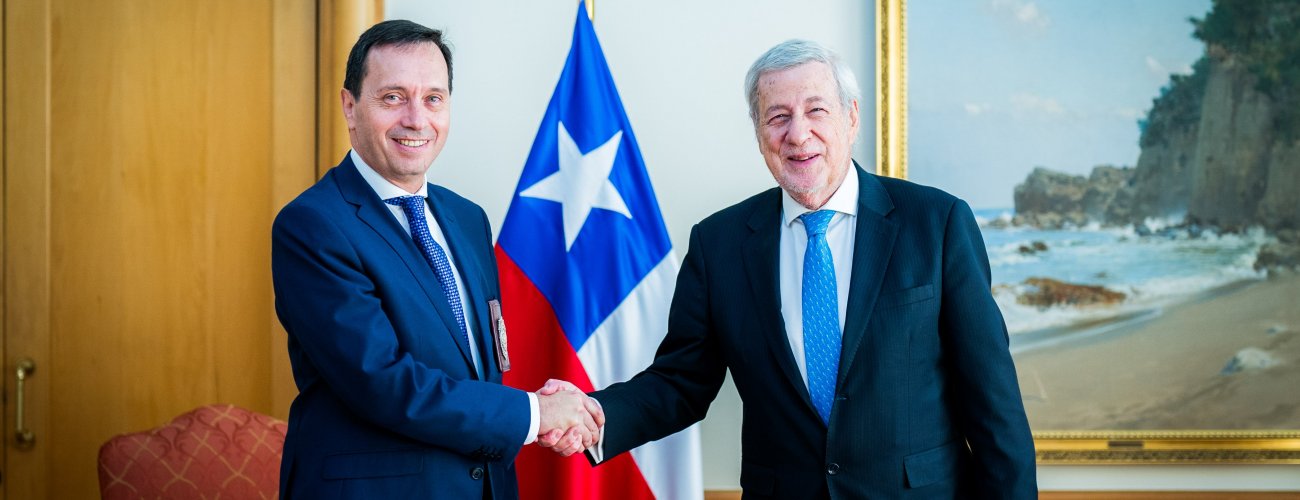 Canciller se reúne con nuevo director general de la PDI