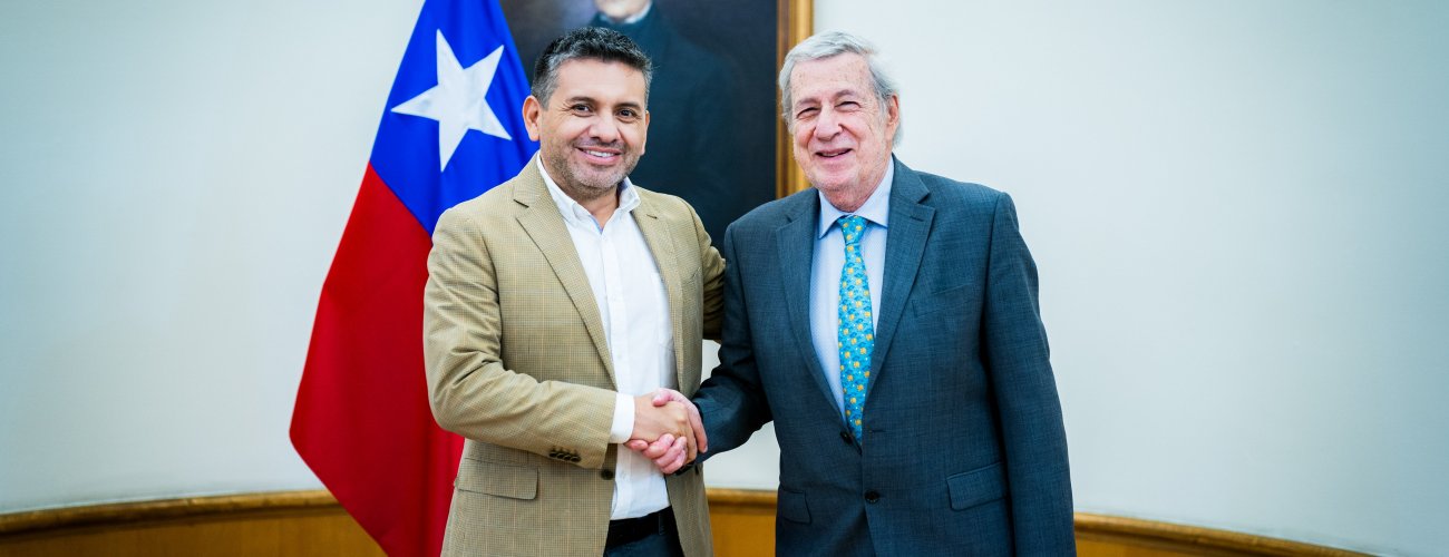 Ministro de Relaciones Exteriores sostiene audiencia con alcalde de Arica