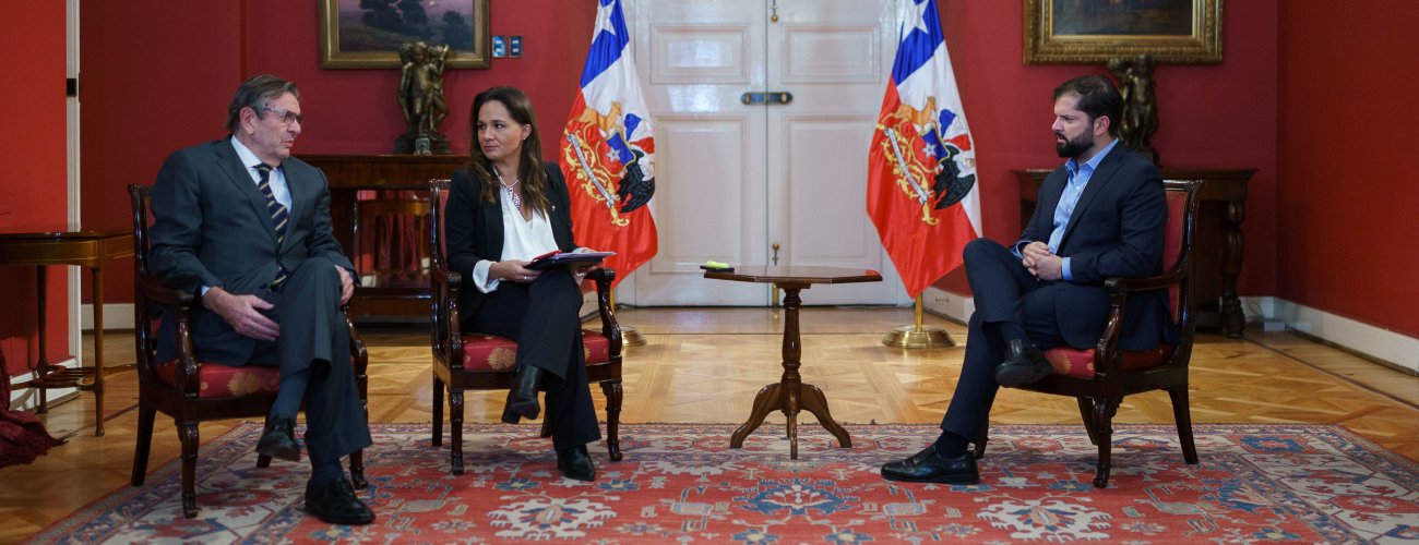 Canciller (s) Gloria de la Fuente se reúne con el Presidente y embajador de Chile en Venezuela