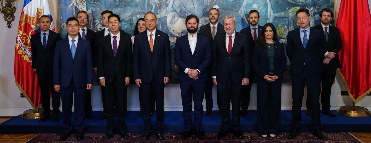 Canciller acompaña al Presidente Boric en reunión con gobernador de Sichuan