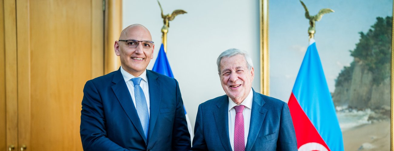 Canciller sostiene audiencia con representante del Presidente de Azerbaiyán, Elchin Amirbayov