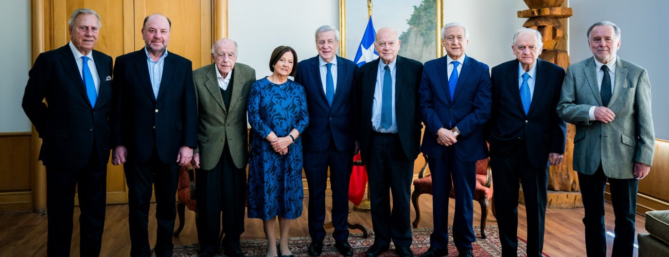 Ministro Alberto van Klaveren se reúne con Consejo de ex-Cancilleres