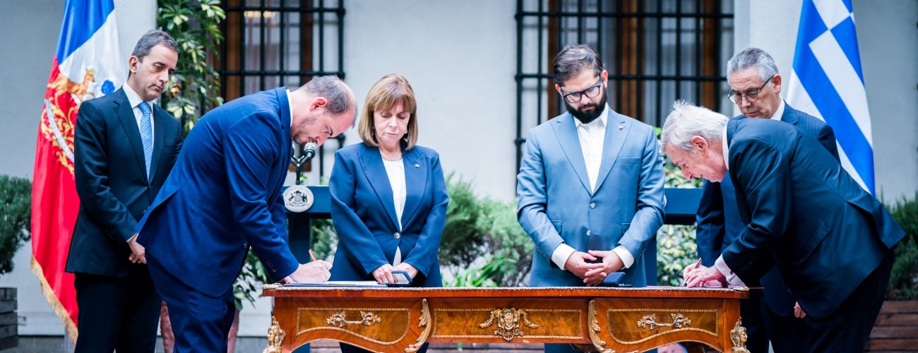 Canciller participa en visita oficial de la Presidenta de Grecia a Chile