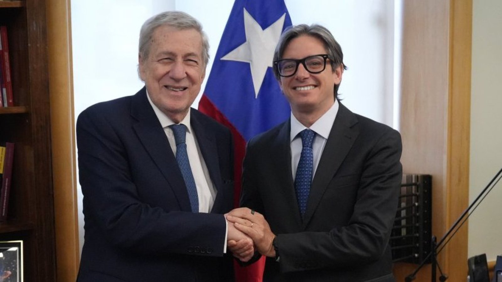 Canciller Alberto van Klaveren se reúne con vicepresidente de CAF