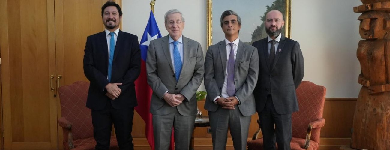 Canciller sostiene audiencia de despedida con Directorio de Adica