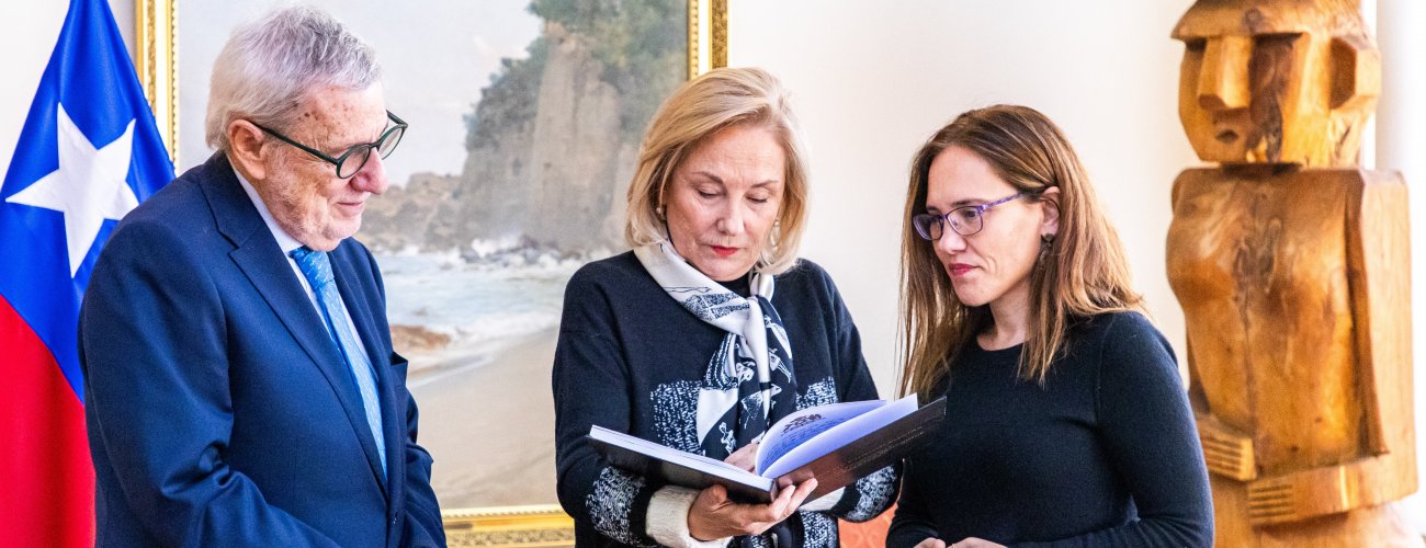 Canciller entrega libros de condolencias a viuda e hija del expresidente Sebastián Piñera