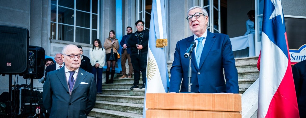 Canciller participa en la conmemoración del aniversario 214 de la Revolución de Mayo
