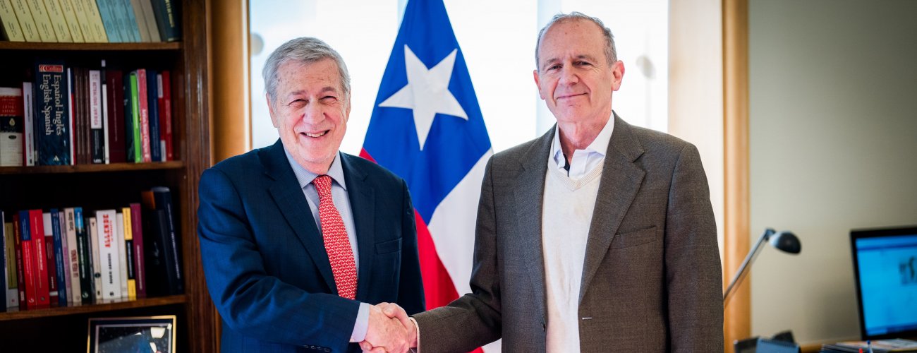 Canciller se reúne con nuevo director nacional del Instituto Antártico Chileno