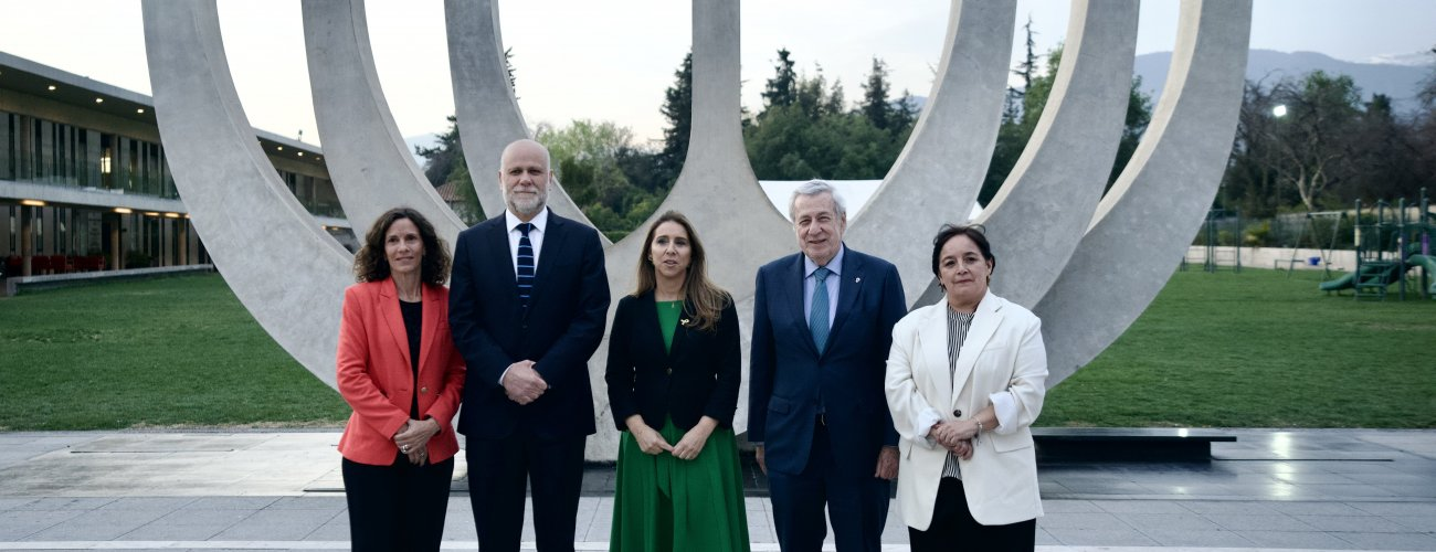 Canciller participa en la Oración por Chile que realiza la Comunidad Judía