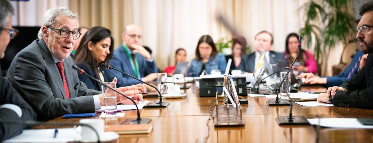 Canciller se reúne con comisiones de Relaciones Exteriores del Senado y la Cámara