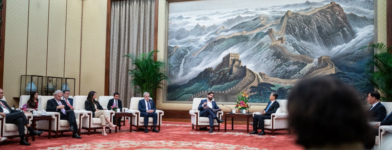 Canciller participa de reunión entre el Presidente Gabriel Boric y el Presidente de la Asamblea Nacional Popular China