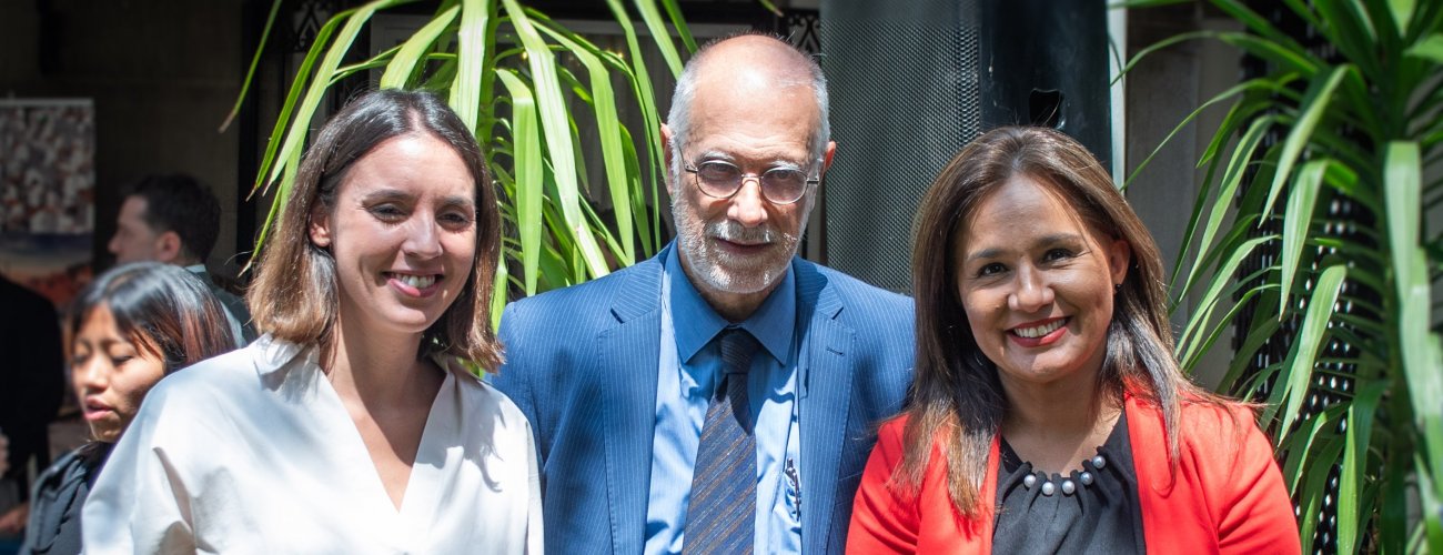 Ministra (s) Gloria de la Fuente participa en conmemoración del día de la Hispanidad