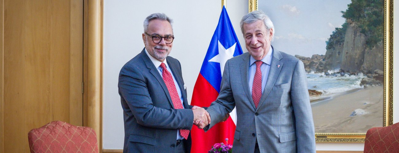 https://www.minrel.gob.cl//noticias-anteriores/canciller-se-reune-con-el-director-regional-idea-internacional-y-su