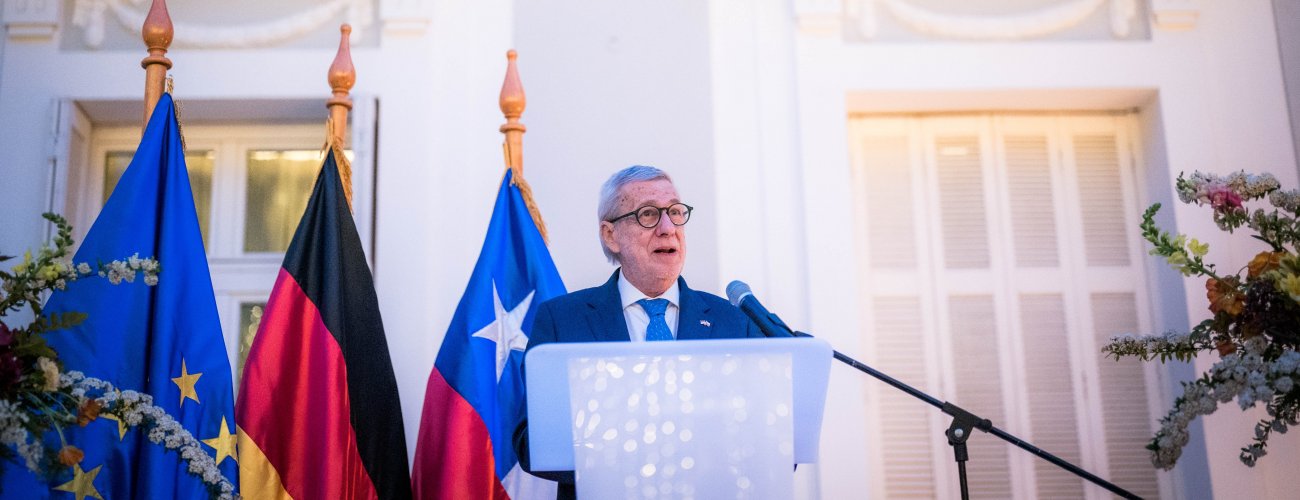 Canciller participa en conmemoración del Día de la Unidad Alemana y destaca las relaciones sólidas con Chile