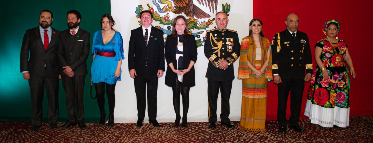 Canciller (s) asiste a conmemoración del Día Nacional de México