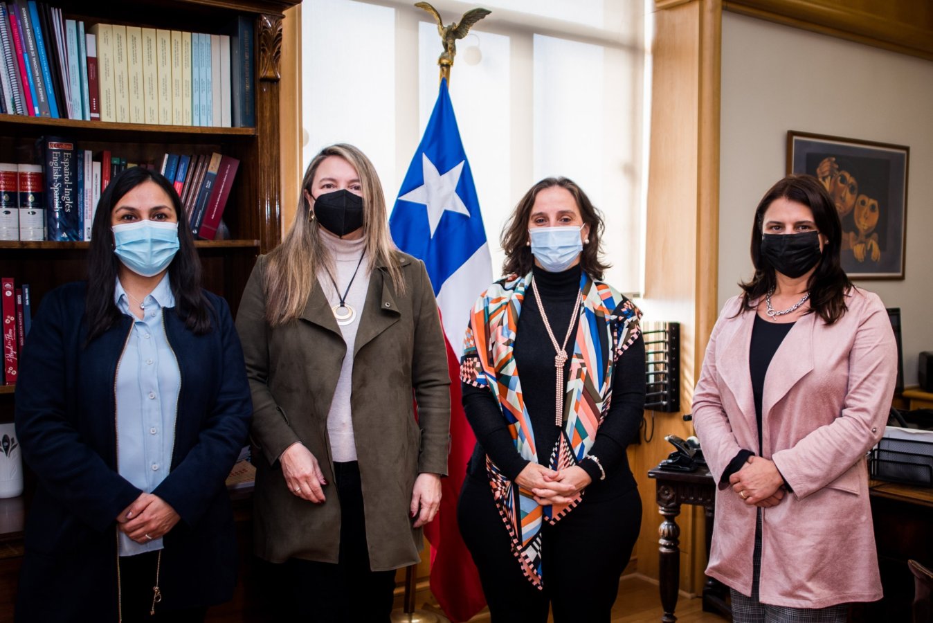 Ministra Antonia Urrejola se reúne con diputadas de la Comisión de Relaciones Exteriores