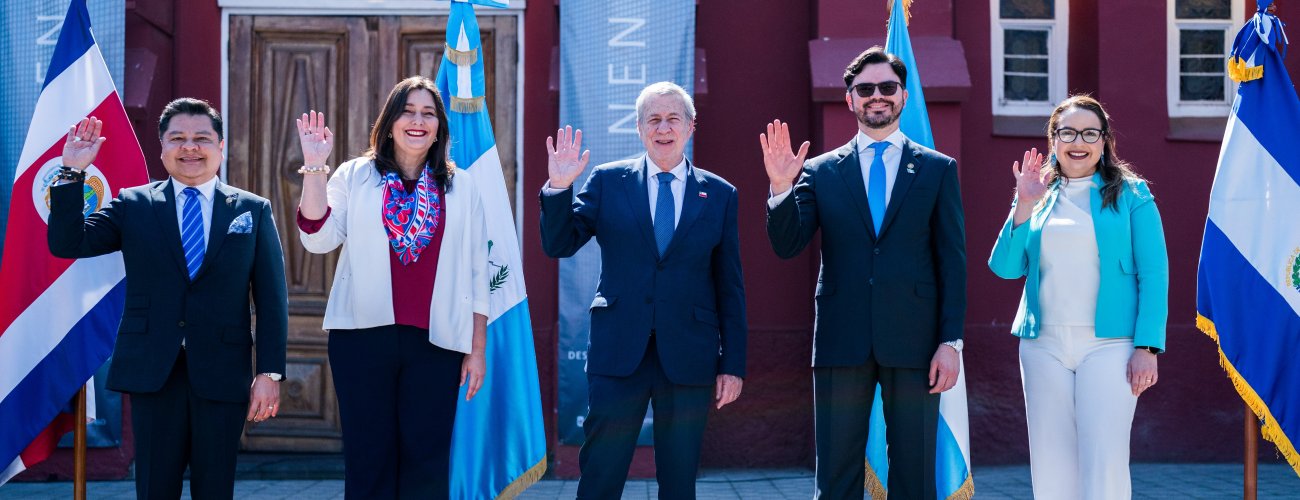 Ministro Alberto van Klaveren participa del aniversario de independencia de Centroamérica