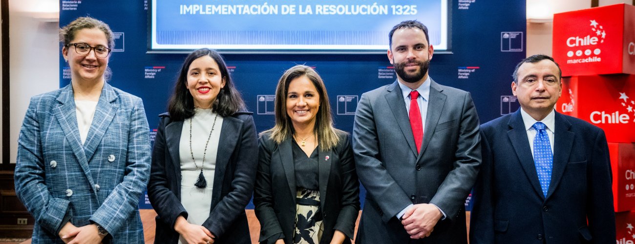 Ministra (s) inaugura el primer encuentro con la sociedad civil para la elaboración del III Plan de Acción Nacional para la implementación de la Resolución 1325