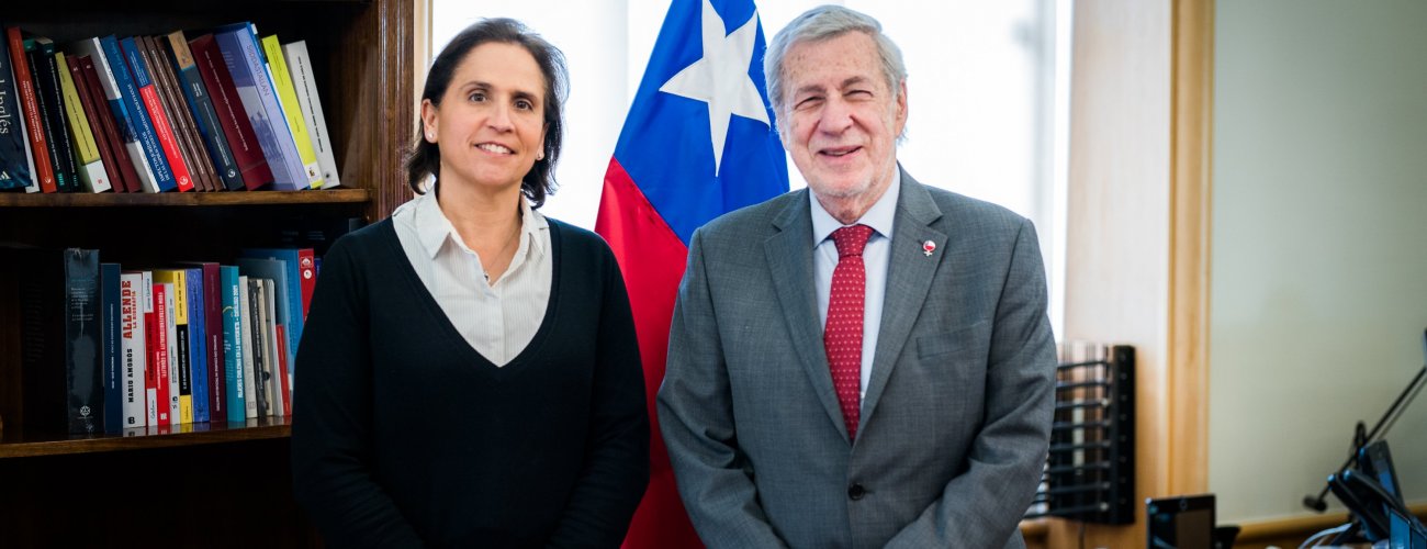 Ministro se reúne con presidenta de la Asociación Chilena de Municipalidades