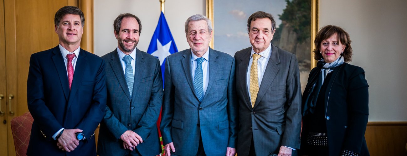 Canciller Alberto van Klaveren recibe a Consejo Empresarial Chile-Perú