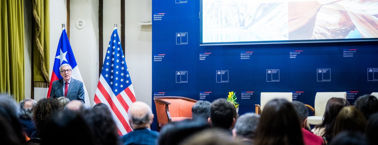 Canciller participa en seminario en conmemoración de los 20 años del TLC entre Chile y Estados Unidos