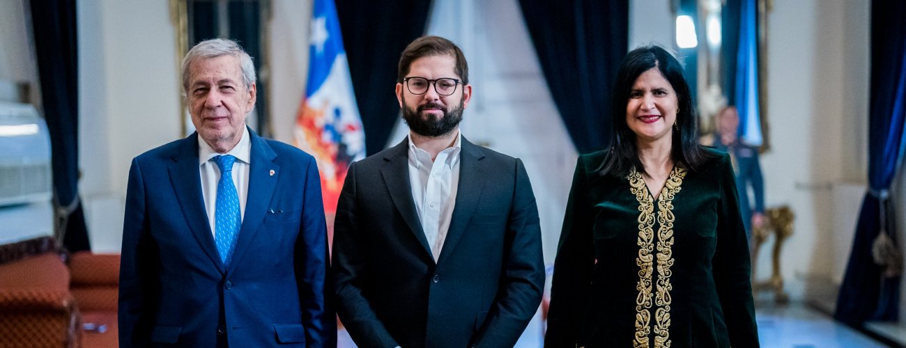 Canciller Alberto van Klaveren acompaña al Presidente en la recepción cartas credenciales de nuevos embajadores y embajadoras