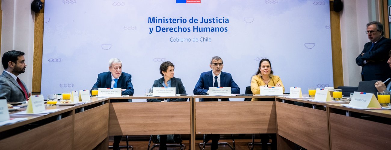 Canciller Alberto van Klaveren participa en Comité Interministerial de Derechos Humanos que aprueba diseño del Plan Nacional de Búsqueda