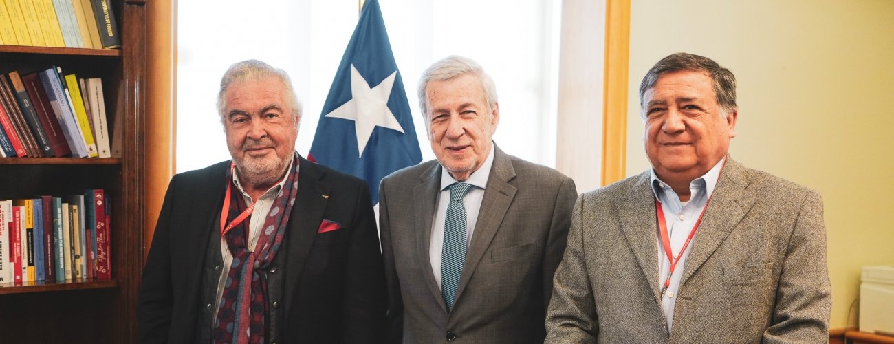 Canciller Alberto van Klaveren se reúne con representantes de la Fundación Empresarial Eurochile