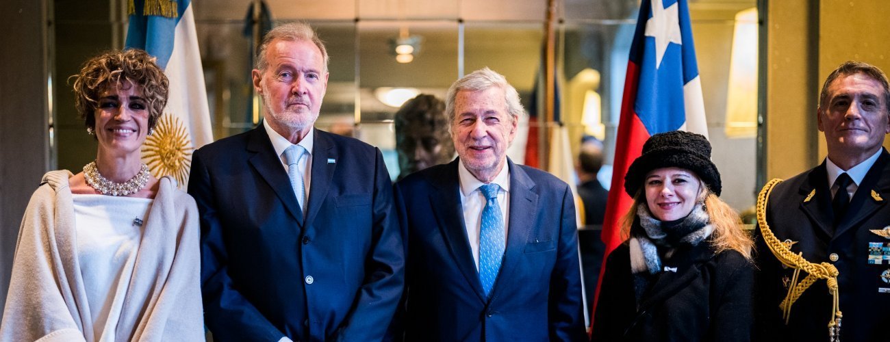 inistro y subsecretaria participan en celebración del Día de la Patria de Argentina