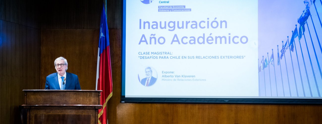 Canciller inaugura año académico en la Facultad de Economía, Gobierno y Comunicaciones de la Universidad Central