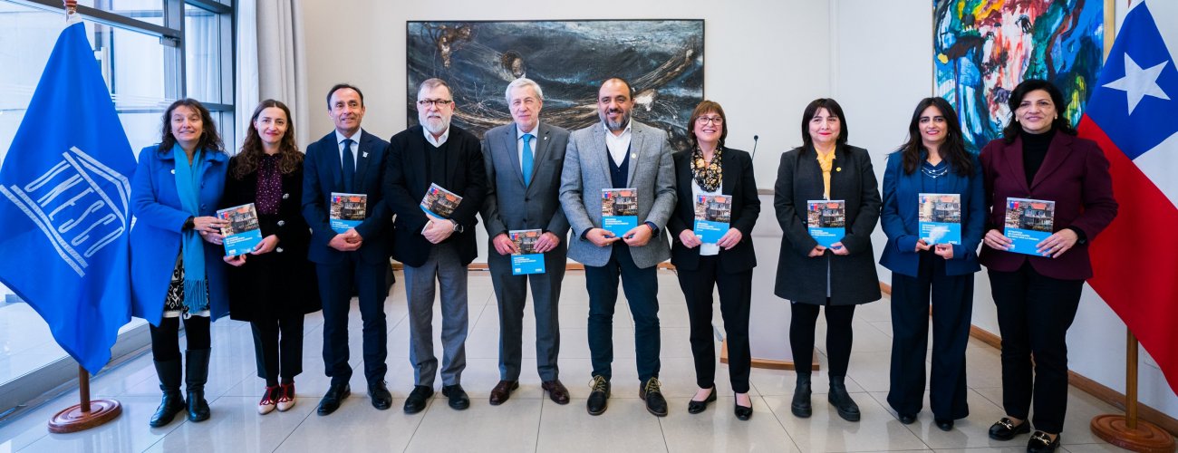 70 años de Chile en la Unesco: Canciller Alberto van Klaveren presenta estrategia de cooperación con el organismo internacional al 2027