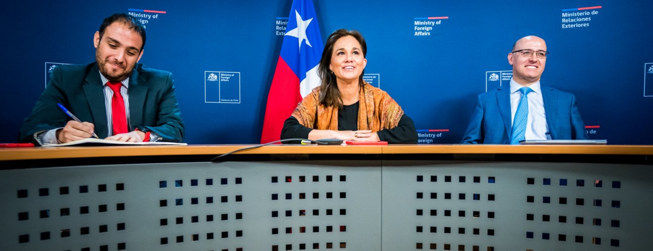 Canciller (s) Gloria de la Fuente se reúne con alcalde de Valparaíso