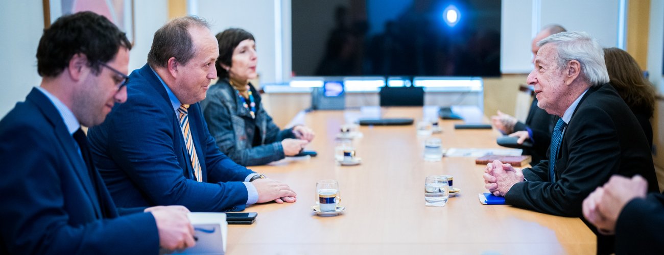 Canciller van Klaveren se reúne con Fiscal Nacional