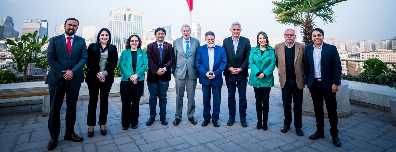 Ministro Alberto van Klaveren se reúne con Asociación de Gobernadores y Gobernadoras Regionales de Chile