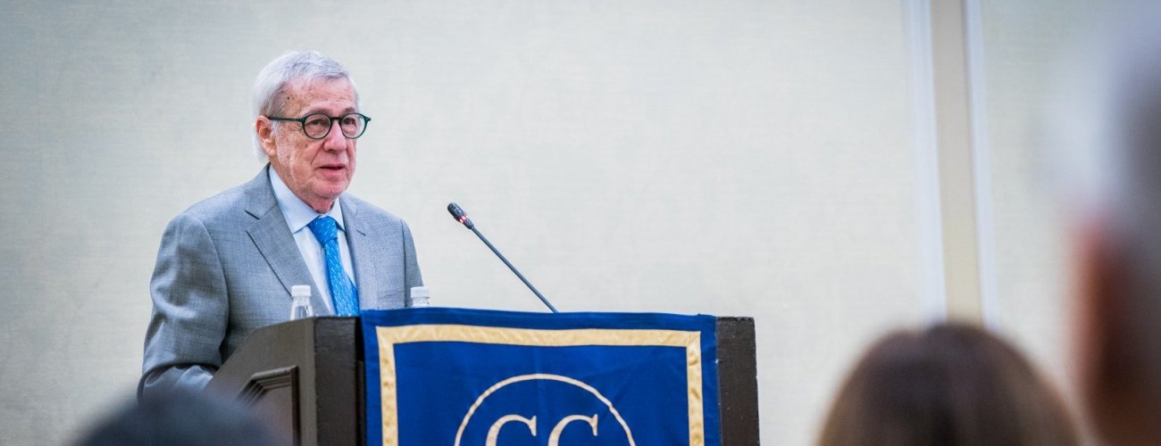 Canciller Alberto van Klaveren expone ante el Consejo Chileno para las Relaciones Internacionales